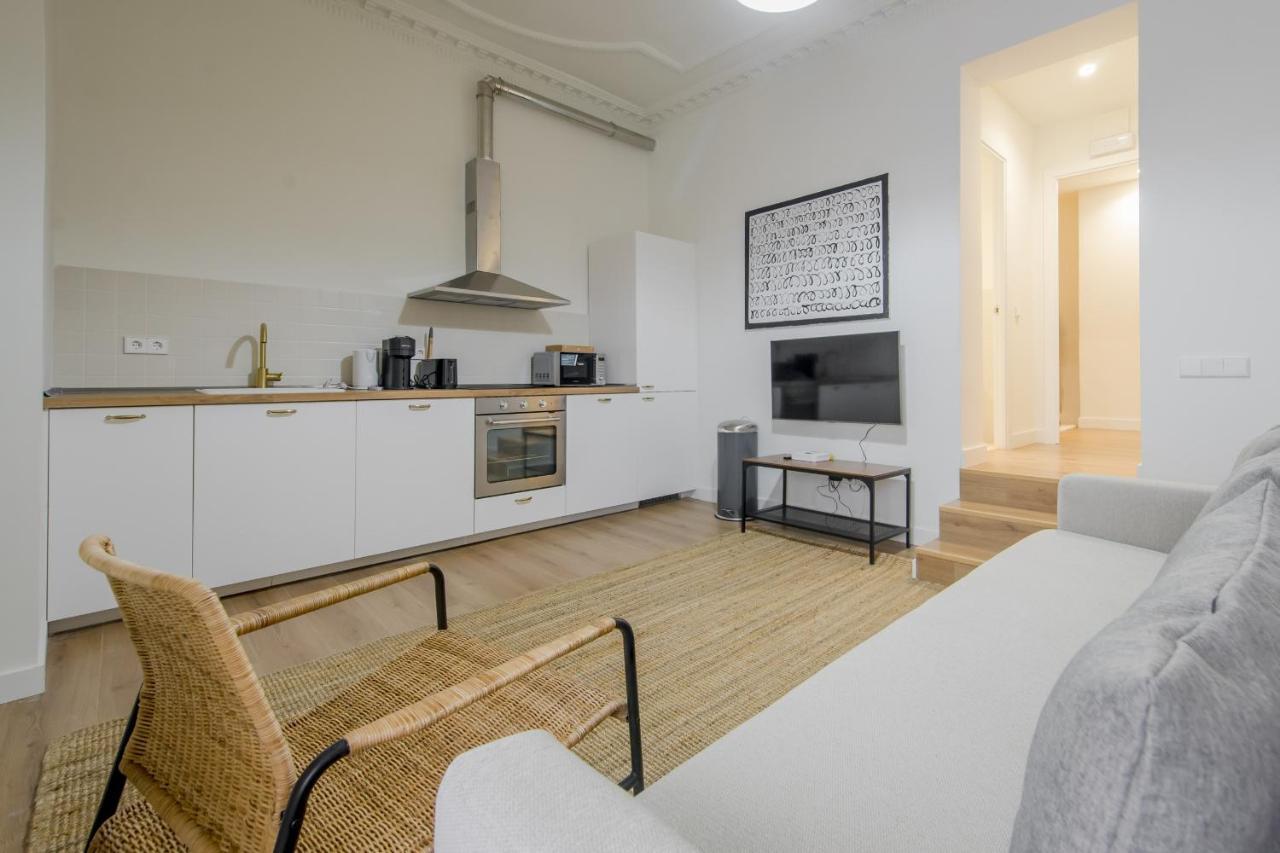 Modern Apt & Cool Interior Design En El Retiro Apartamento Madrid Exterior foto