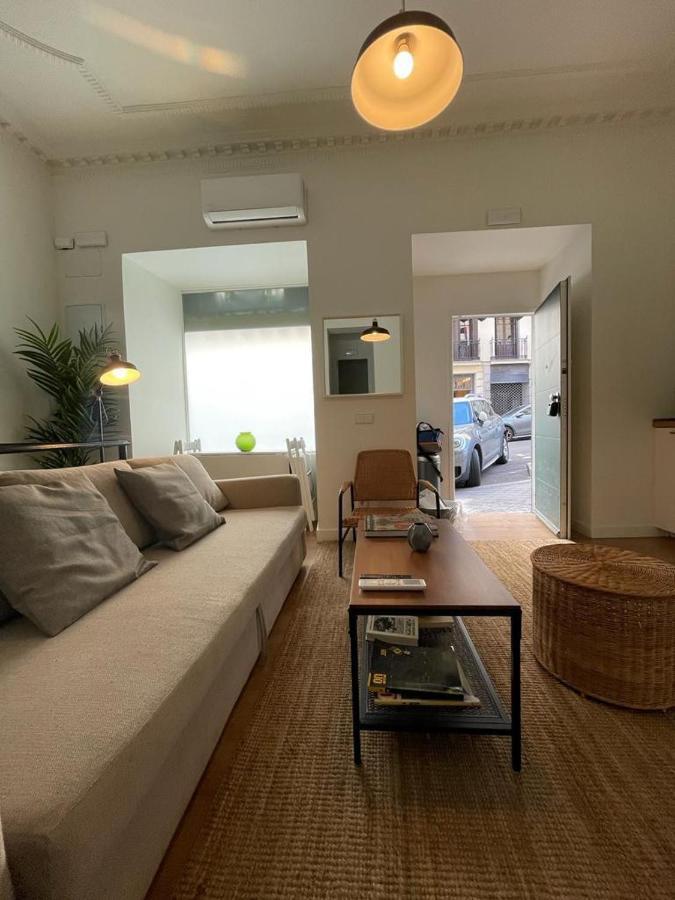 Modern Apt & Cool Interior Design En El Retiro Apartamento Madrid Exterior foto
