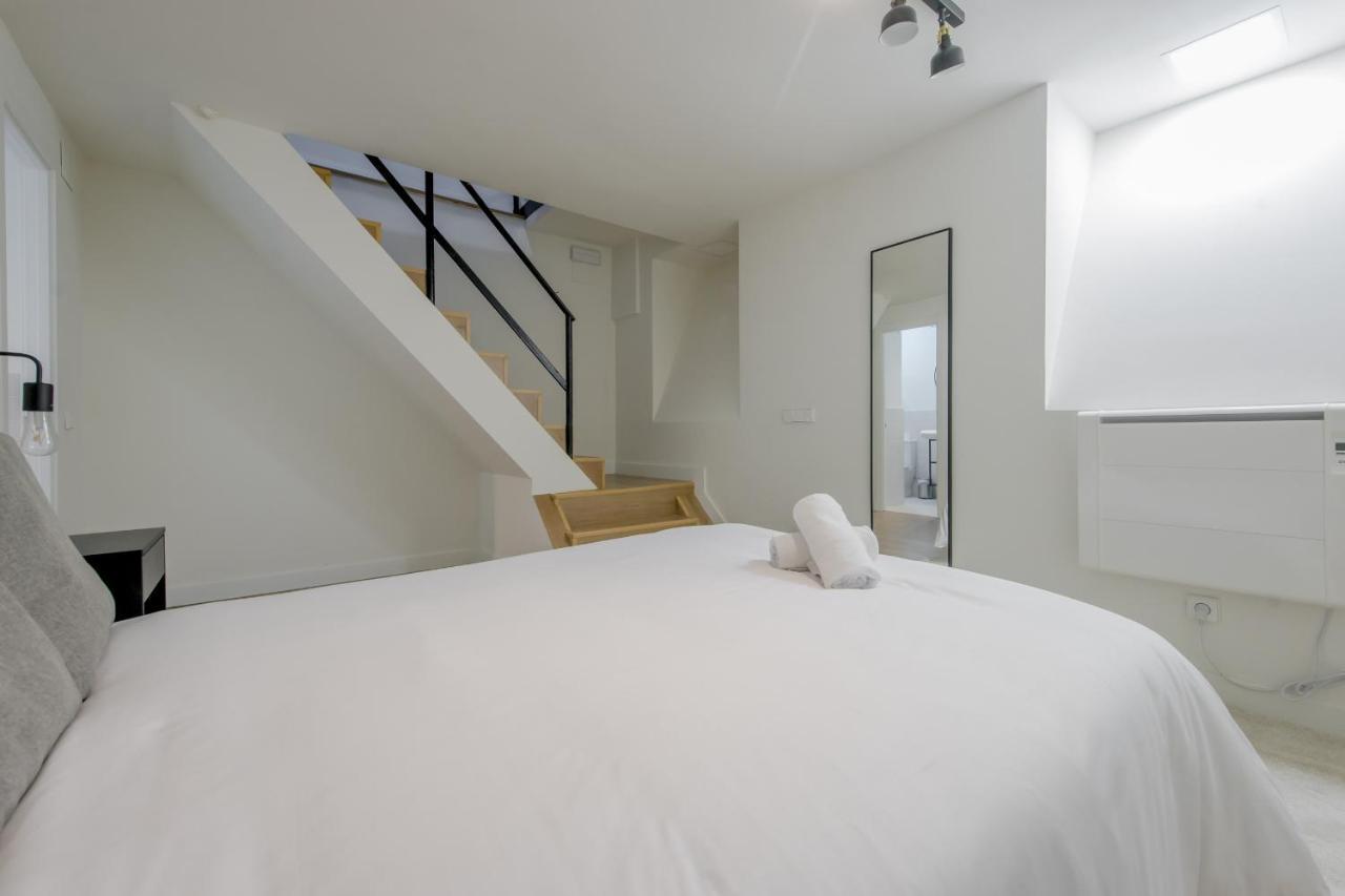 Modern Apt & Cool Interior Design En El Retiro Apartamento Madrid Exterior foto